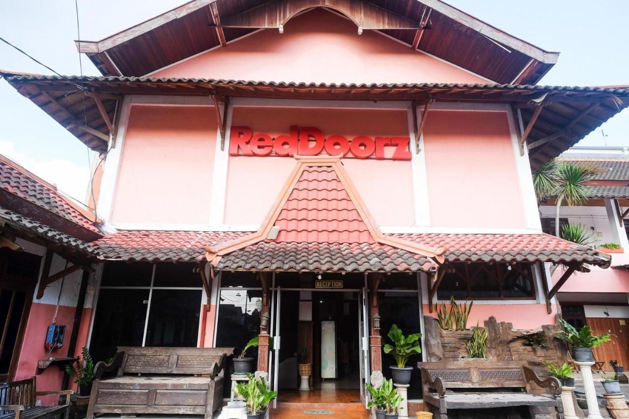 Reddoorz @ Mantrijeron 2 Hotel Jogjacarta Exterior foto